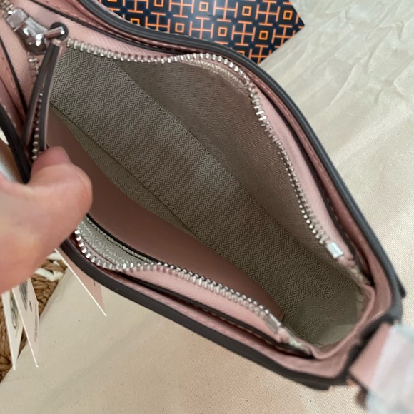 New✨authentic Emerson patent shoulder bag - Picture 6 of 13